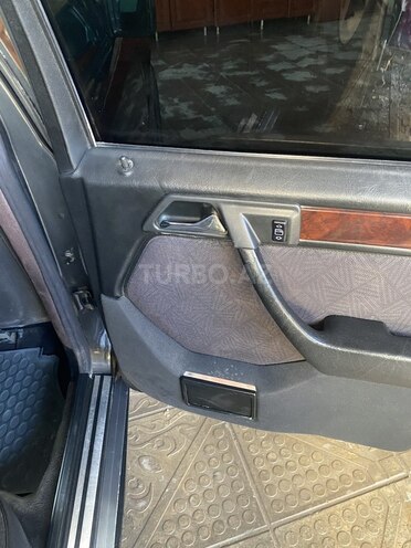 Mercedes E 220 1994, 333,100 km - 2.2 l - Bakı