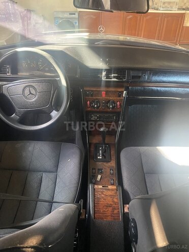 Mercedes E 220 1994, 333,100 km - 2.2 l - Bakı