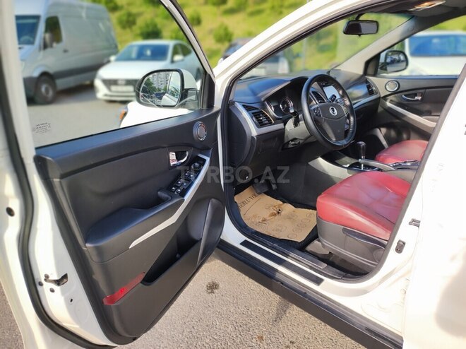 Ssang Yong Korando 2015, 300,000 km - 2.0 l - Bakı