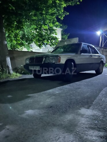 Mercedes 190 1992, 300,000 km - 2.0 l - Sabirabad