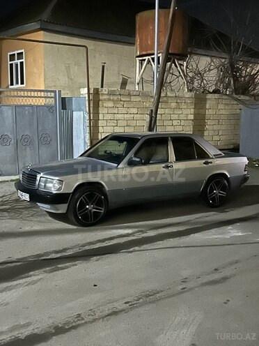 Mercedes 190 1992, 300,000 km - 2.0 l - Sabirabad