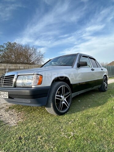 Mercedes 190 1992, 300,000 km - 2.0 l - Sabirabad