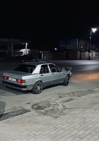 Mercedes 190 1992, 300,000 km - 2.0 l - Sabirabad