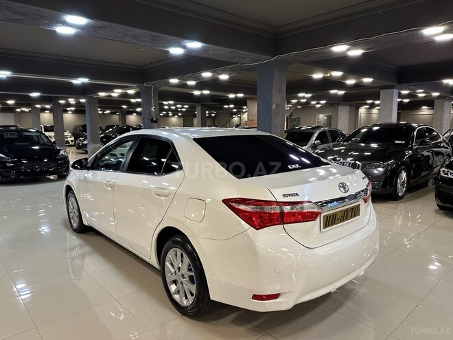 Toyota Corolla-4