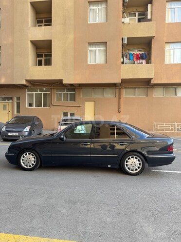 Mercedes E 200 d 2001, 428,000 km - 2.2 л - Bakı