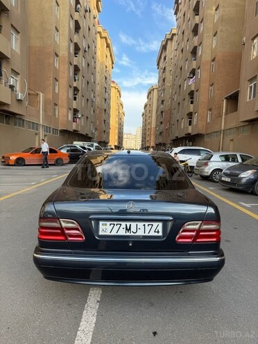 Mercedes E 200 d 2001, 428,000 km - 2.2 л - Bakı