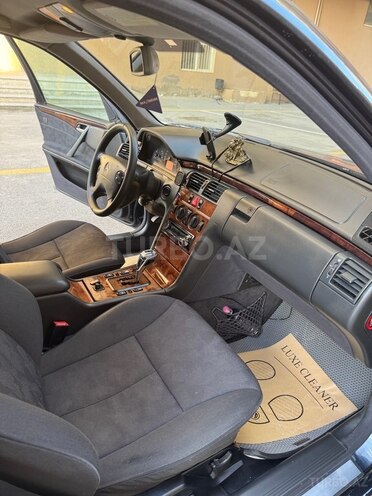 Mercedes E 200 d 2001, 428,000 km - 2.2 л - Bakı