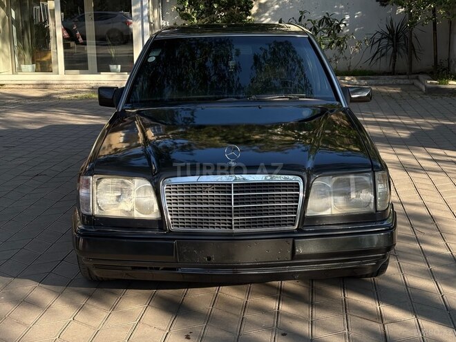 Mercedes E 220 1994, 320,000 km - 2.2 l - Bakı