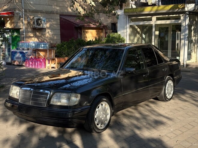 Mercedes E 220 1994, 320,000 km - 2.2 l - Bakı