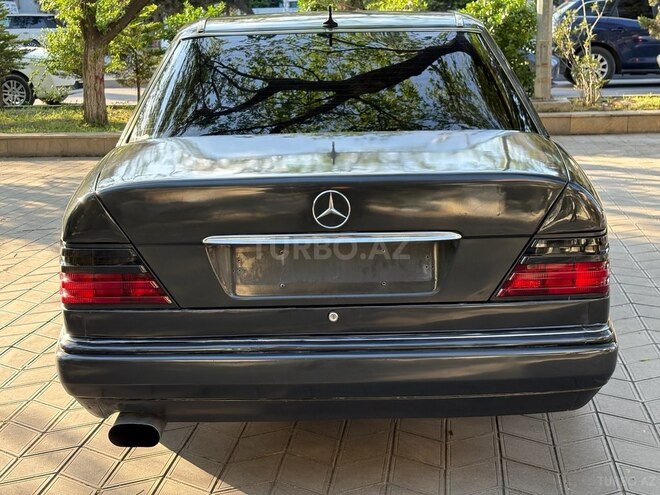 Mercedes E 220 1994, 320,000 km - 2.2 l - Bakı