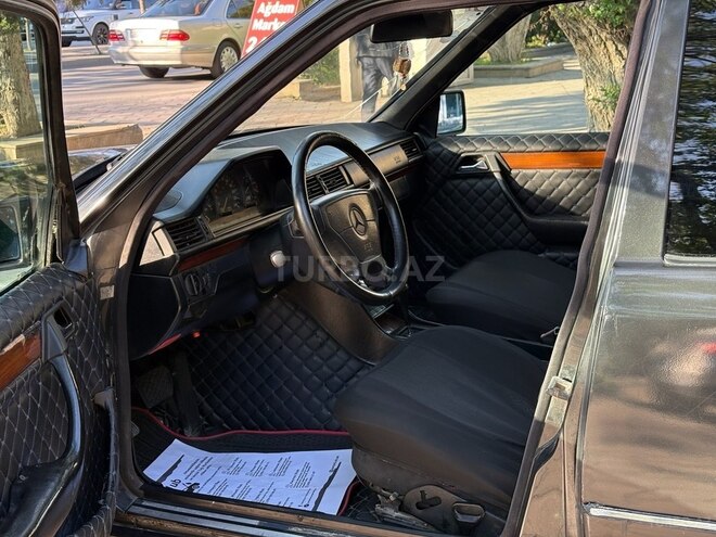 Mercedes E 220 1994, 320,000 km - 2.2 l - Bakı