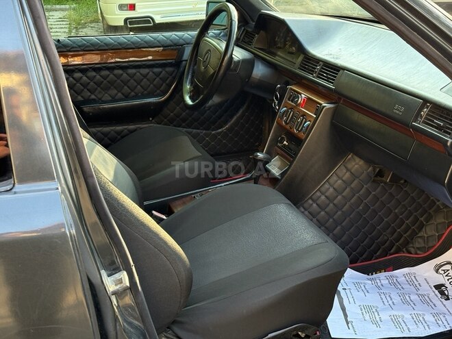 Mercedes E 220 1994, 320,000 km - 2.2 l - Bakı