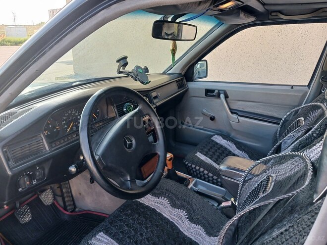 Mercedes 190 1992, 202,650 km - 1.8 l - Salyan