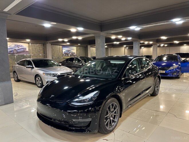 Tesla Model 3-2
