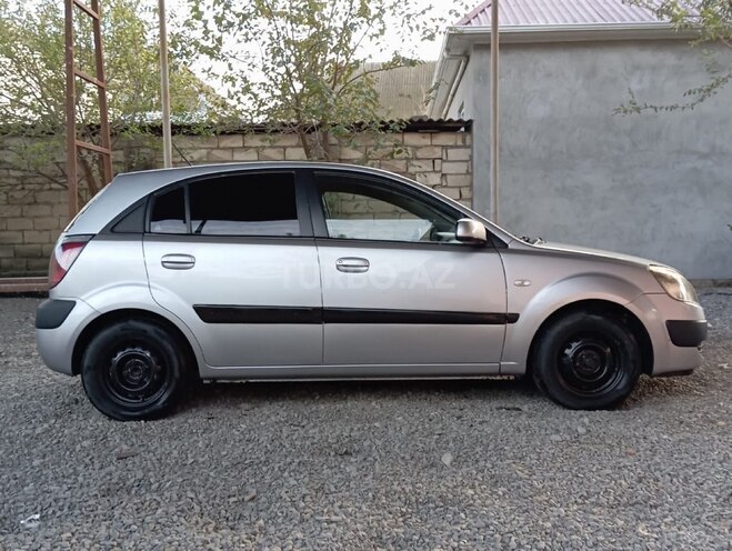 Kia Rio 2007, 160,000 km - 1.4 l - Ucar