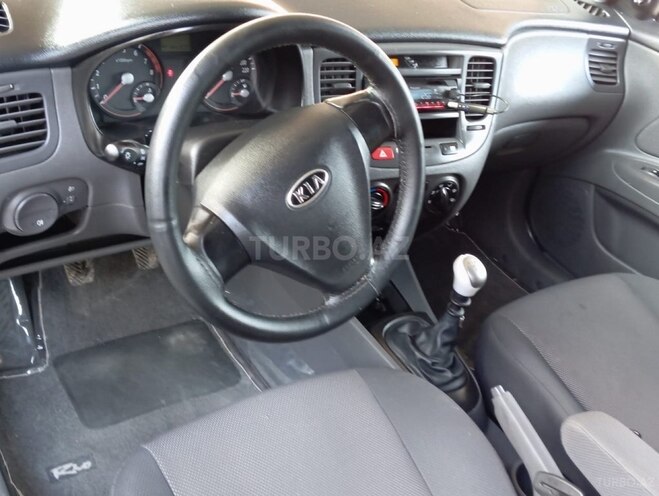 Kia Rio 2007, 160,000 km - 1.4 l - Ucar