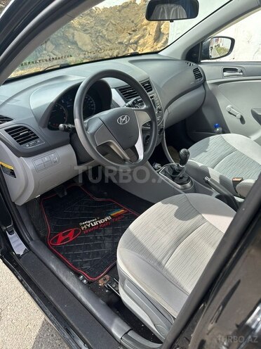 Hyundai Accent 2015, 195,000 km - 1.6 л - Bakı