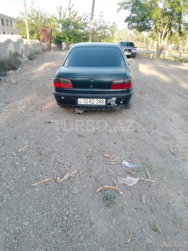 Opel Omega 1996, 516,260 km - 2.0 l - Salyan