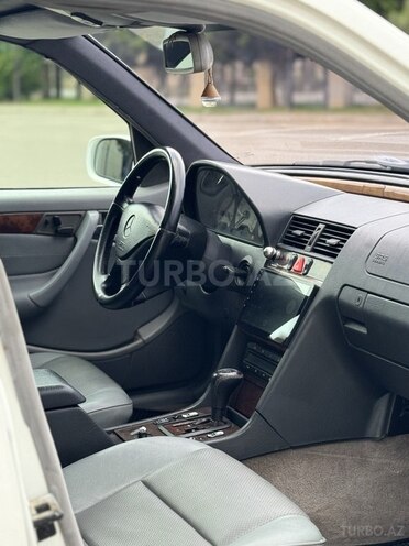Mercedes C 230 1998, 296,000 km - 2.3 л - Saatlı