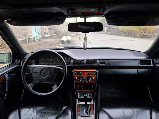 Mercedes E 300 1994, 248,000 km - 3.0 l - Gəncə