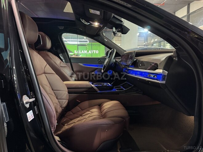 BMW 750e xDrive 2023, 20,000 km - 3.0 l - Bakı