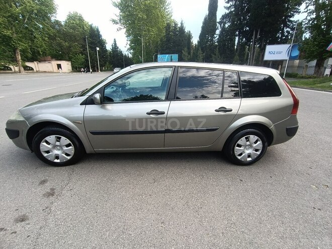 Renault Megane-11