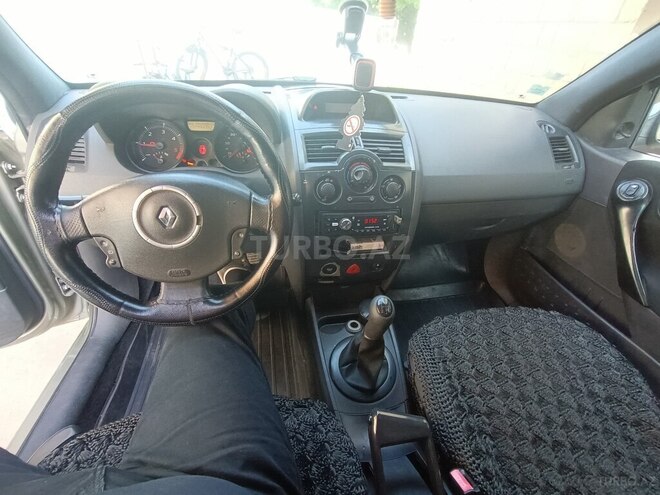Renault Megane-14