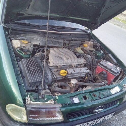 Opel Astra 1996, 363,148 km - 1.6 l - Şəki