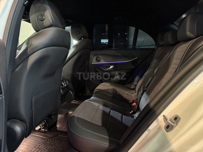 Mercedes E 200 d-12
