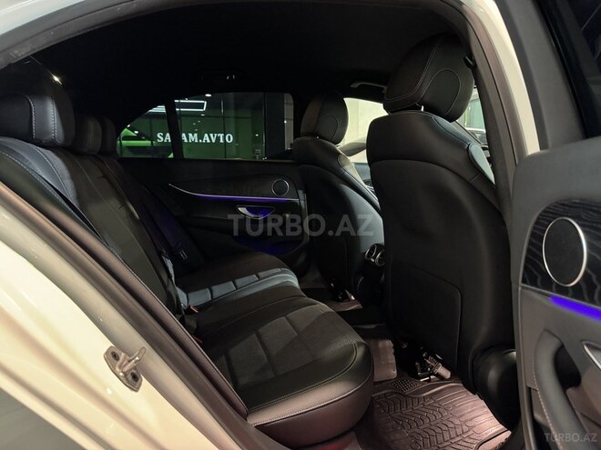 Mercedes E 200 d-13