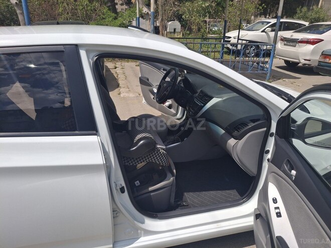 Hyundai Accent 2014, 120,000 km - 1.6 l - Bakı