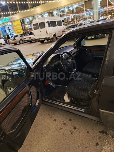 Mercedes E 200 1991, 200,000 km - 2.0 l - Şirvan