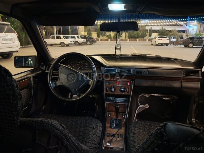 Mercedes E 200 1991, 200,000 km - 2.0 l - Şirvan