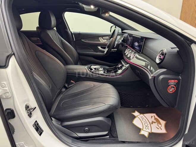 Mercedes CLS 300-13