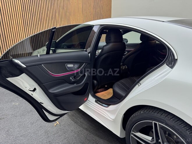 Mercedes CLS 300-19