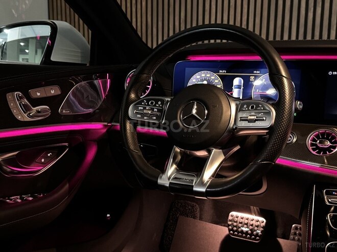 Mercedes CLS 300-16