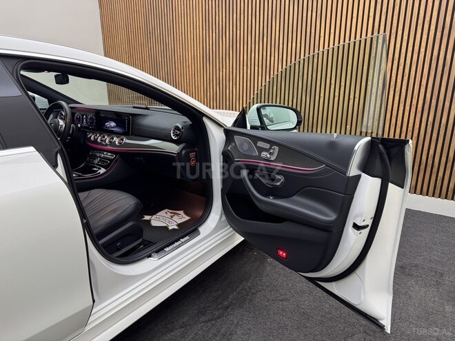 Mercedes CLS 300-12