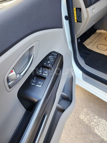 Kia Carnival 2016, 240,000 km - 2.2 l - Bakı