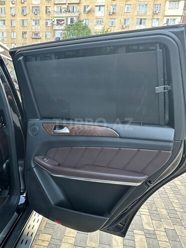 Mercedes GL 500 4MATIC-13