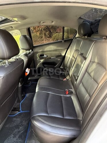 Chevrolet Cruze-14