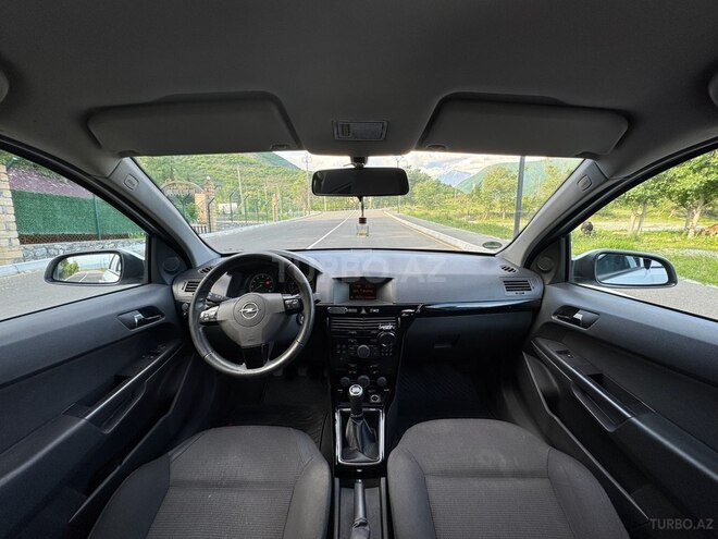 Opel Astra 2009, 223,000 km - 1.4 l - Şəki