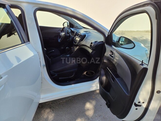 Chevrolet Aveo-8