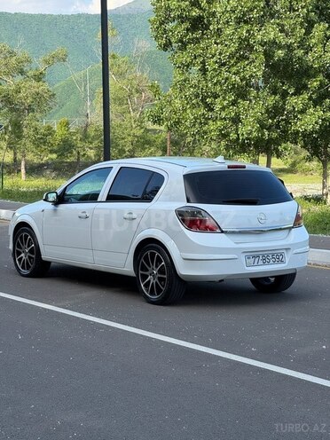 Opel Astra 2009, 223,000 km - 1.4 l - Şəki