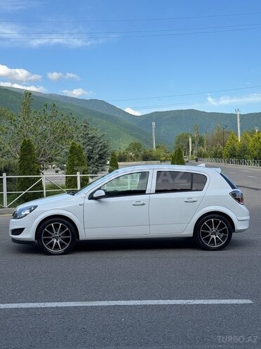 Opel Astra 2009, 223,000 km - 1.4 l - Şəki