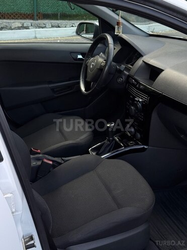 Opel Astra 2009, 223,000 km - 1.4 l - Şəki