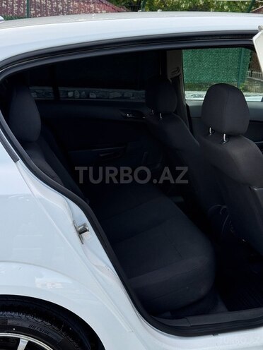 Opel Astra 2009, 223,000 km - 1.4 l - Şəki