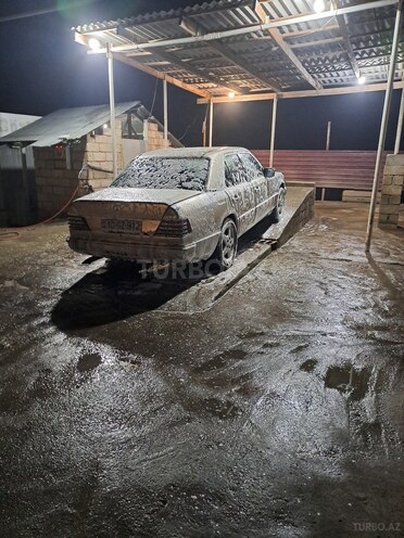 Mercedes E 300 d 1987, 150,000 km - 3.0 l - Beyləqan