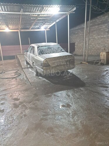 Mercedes E 300 d 1987, 150,000 km - 3.0 l - Beyləqan