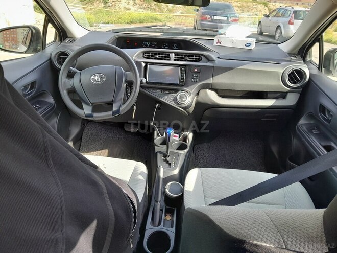Toyota Aqua 2017, 68,000 km - 1.5 l - Bakı