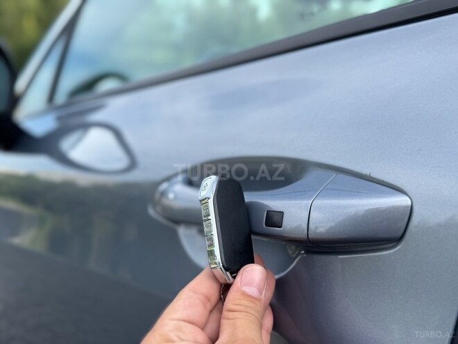 Kia K5-12